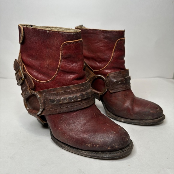Freebird by Steven Red Ankle Boots - Picture 2 of 16